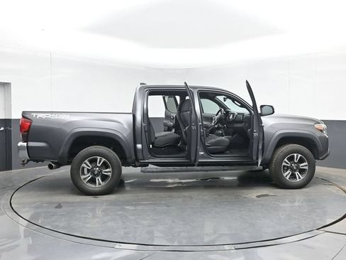 Used 2019 Toyota Tacoma TRD Off-Road AWD/4WD image 51