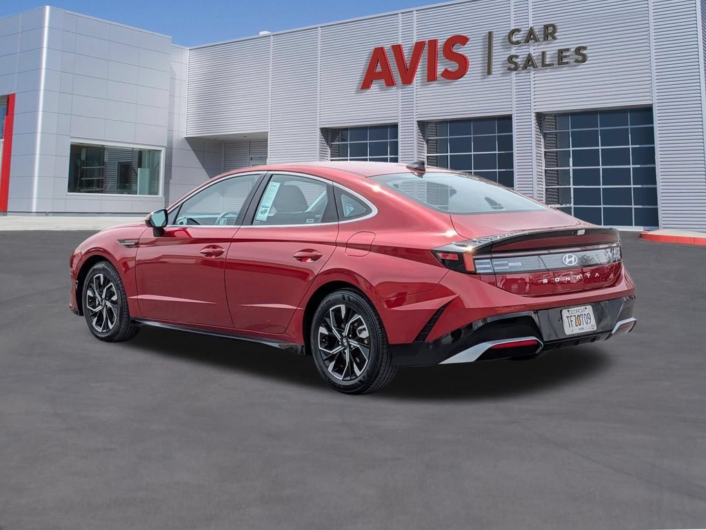 Used 2025 Hyundai Sonata SEL FWD image 9