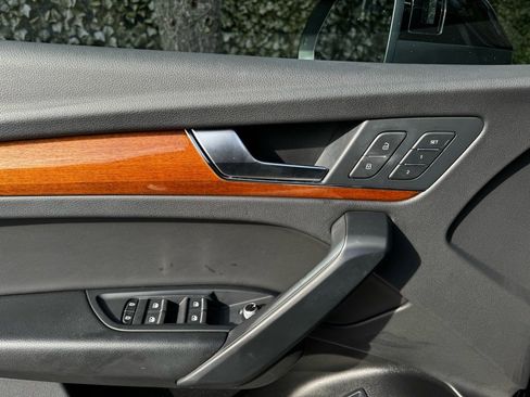 Used 2023 Audi Q5 2.0T Premium image 9