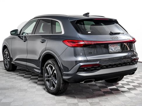 Certified 2025 Audi Q5 Premium w/ Convenience Package AWD/4WD image 2