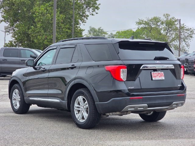 Used 2023 Ford Explorer XLT w/ Equipment Group 202A AWD/4WD image 6