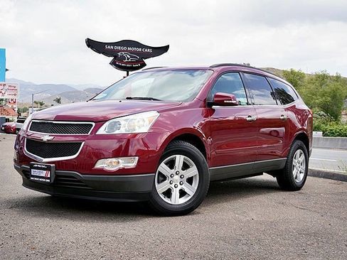 Used 2011 Chevrolet Traverse LT w/ Personal Connectivity Package AWD/4WD image 1