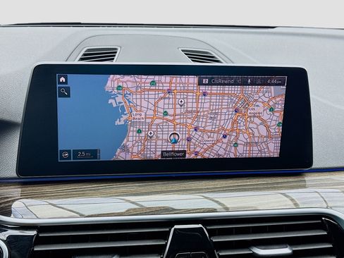 Used 2020 BMW 530e w/ Convenience Package RWD image 9