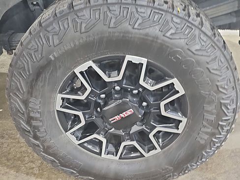 Certified 2024 GMC Sierra 2500 AT4X w/ Snow Plow Prep/Camper Package AWD/4WD image 39