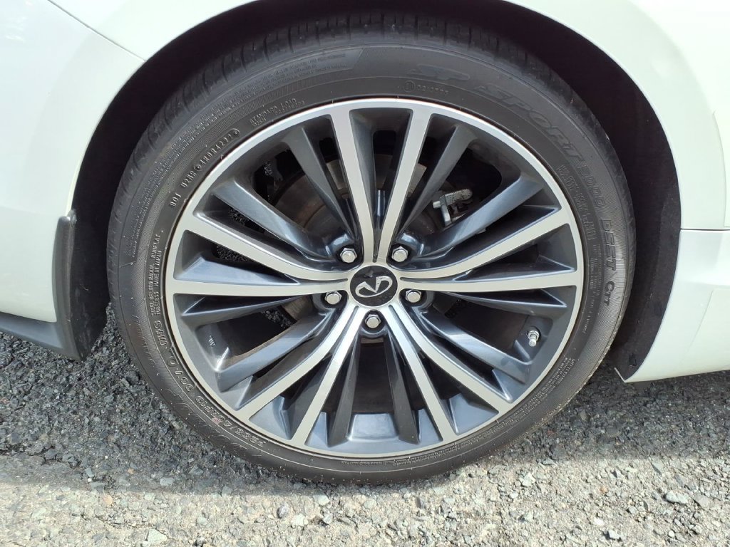 Used 2022 INFINITI Q60 3.0t Luxe w/ Cargo Package AWD/4WD image 9