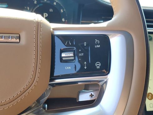 Used 2025 Land Rover Range Rover Autobiography AWD/4WD image 19