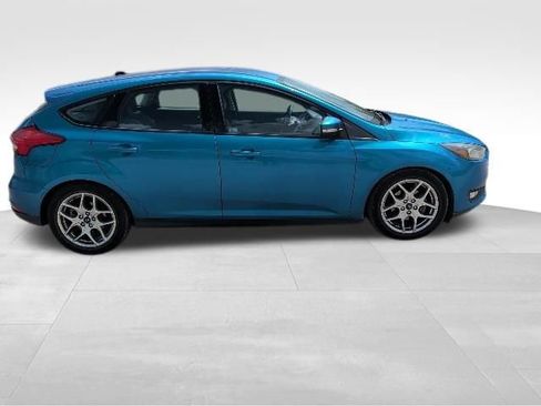 Used 2015 Ford Focus SE w/ Equipment Group 201A FWD image 2