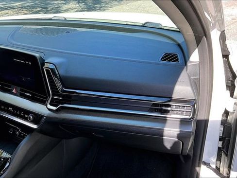 Used 2025 Kia Sportage SX Prestige image 23