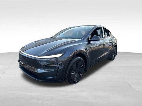 Used 2026 Tesla Model Y Long Range image 3