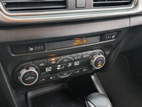 Used 2018 MAZDA MAZDA3 Touring image 24