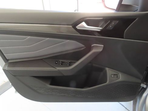 Used 2026 Volkswagen Jetta SEL FWD image 10