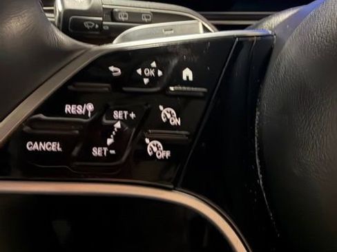 Used 2025 Mercedes-Benz GLE 350 4MATIC image 17