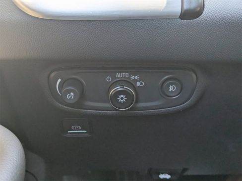 Used 2023 GMC Terrain SLT image 28