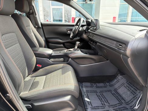 Used 2025 Honda HR-V Sport image 27