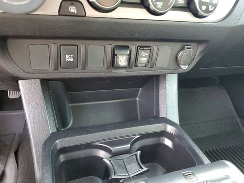 Used 2019 Toyota Tacoma TRD Sport image 23