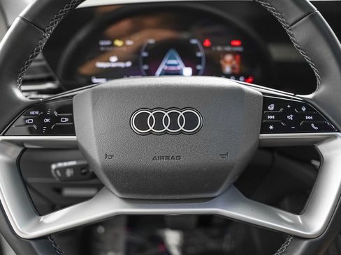 Used 2025 Audi Q5 Premium w/ Convenience Package AWD/4WD image 15