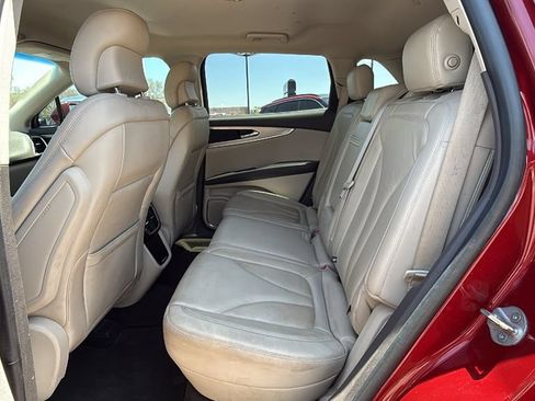 Used 2019 Lincoln Nautilus Select w/ Cargo Utility Package FWD image 18