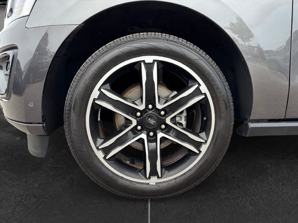 Used 2021 Ford Expedition Limited AWD/4WD image 9