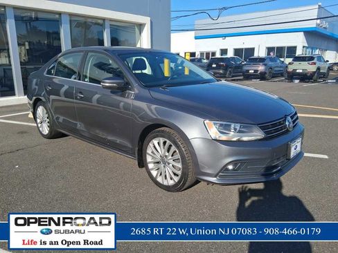 Used 2016 Volkswagen Jetta SEL image 1