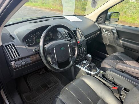 Used 2011 Land Rover LR2 HSE AWD/4WD image 11