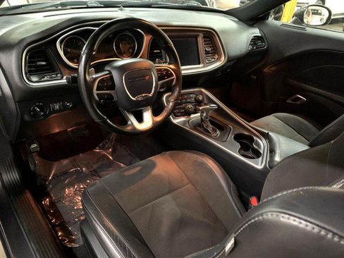 Used 2018 Dodge Challenger R/T Scat Pack w/ Leather Interior Group image 15