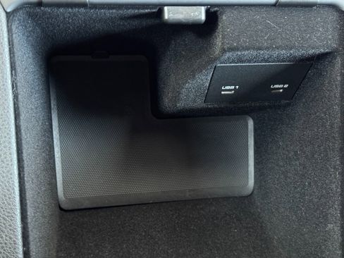 Used 2020 Porsche Cayenne image 33