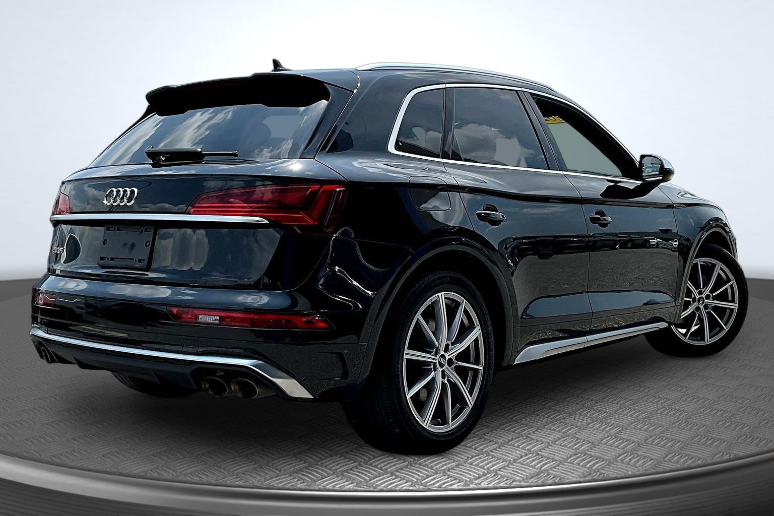Used 2023 Audi SQ5 Premium Plus w/ Premium Plus Package AWD/4WD image 3