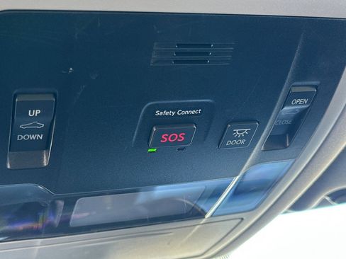 Used 2018 Lexus RX 450hL Premium image 24