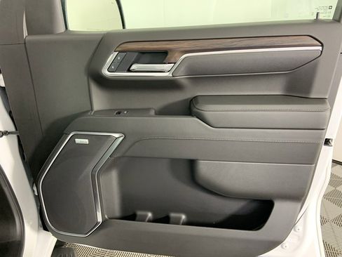 Used 2025 GMC Sierra 1500 SLT w/ SLT Premium Plus Package image 26