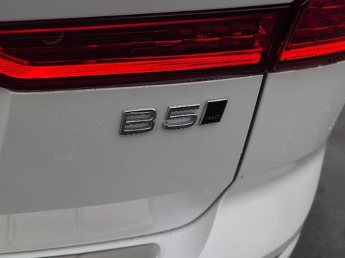 Used 2023 Volvo XC60 B5 Ultimate image 9