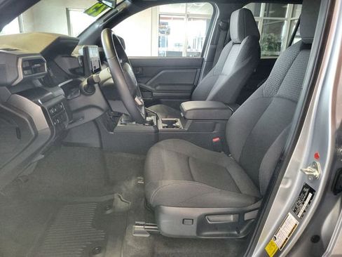 Certified 2025 Toyota 4Runner SR5 AWD/4WD image 12
