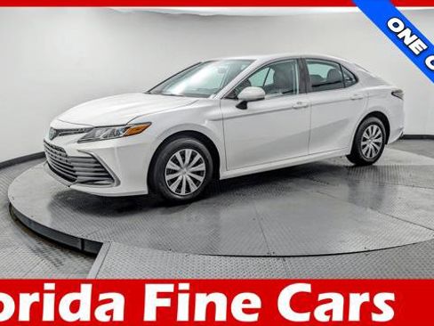 Used 2024 Toyota Camry LE image 1