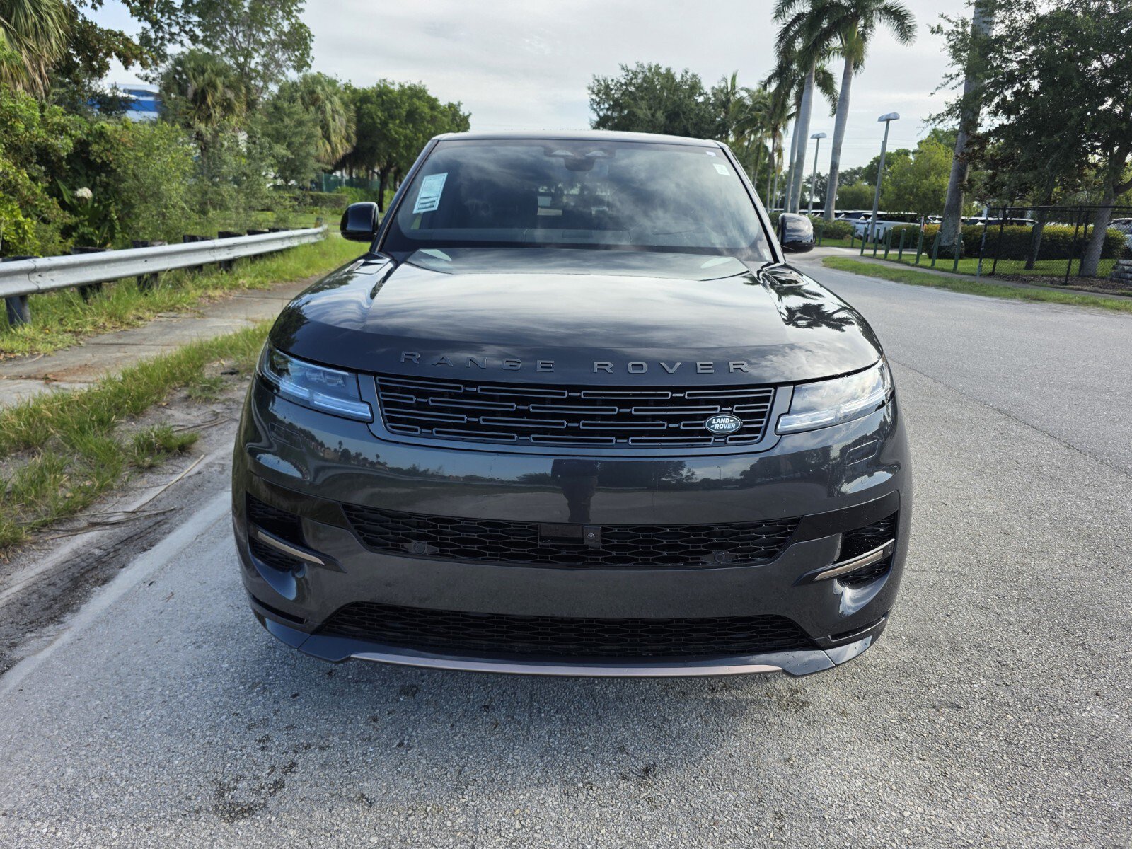 New 2026 Land Rover Range Rover Sport Dynamic SE AWD/4WD image 8