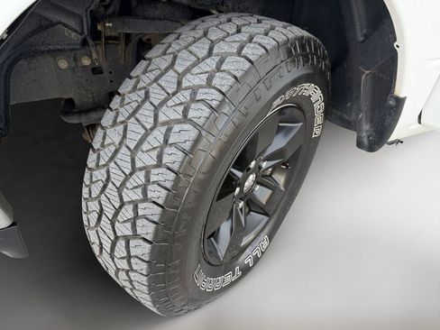 Used 2017 RAM 1500 Classic SLT AWD/4WD image 10