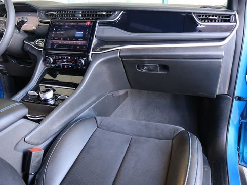 Used 2024 Jeep Grand Cherokee Trailhawk w/ Luxury Tech Group III image 31