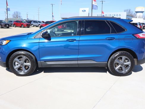 Used 2024 Ford Edge SEL w/ Sport Appearance Package image 8