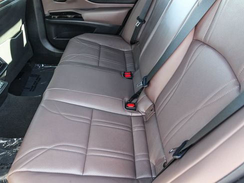 Certified 2025 Lexus ES 300h w/ Accessory Package (Z2) FWD image 20