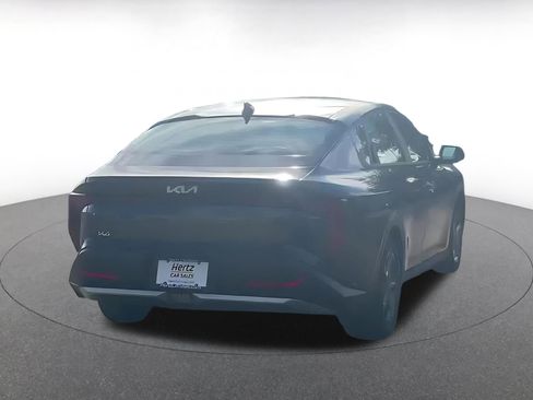 Used 2025 Kia K4 LXS image 11