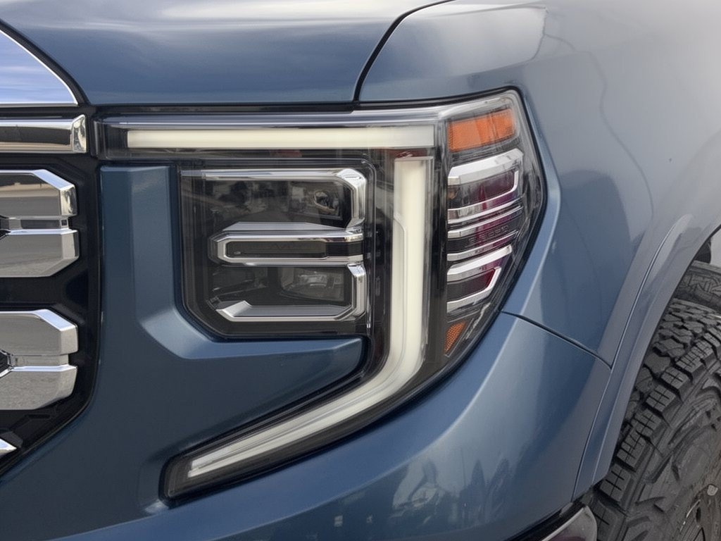 Used 2025 GMC Sierra 1500 Denali w/ Denali Carbonpro Edition AWD/4WD image 12