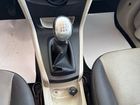 Used 2013 Ford Fiesta S image 21