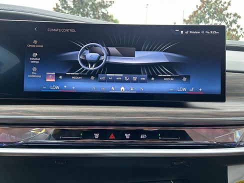 New 2025 BMW i7 xDrive60 image 22