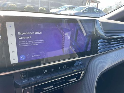 Used 2025 Toyota Camry SE w/ Multimedia Upgrade Package image 39