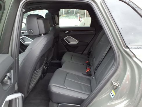 New 2025 Audi Q3 2.0T Premium image 12