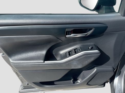 Used 2020 Toyota Highlander XLE image 20