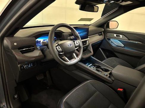 Certified 2025 Ford Explorer ST image 5