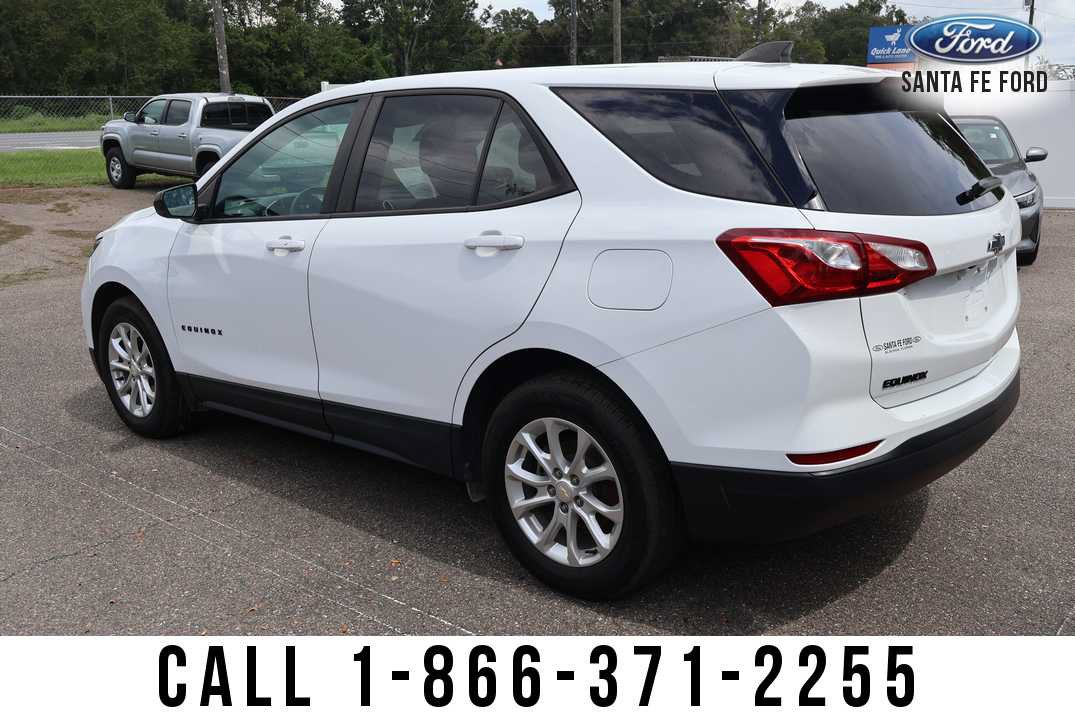 Used 2020 Chevrolet Equinox LS w/ LS Convenience Package FWD image 3