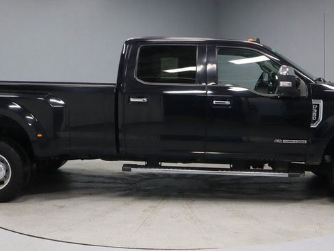 Used 2019 Ford F350 Lariat w/ Lariat Ultimate Package image 7