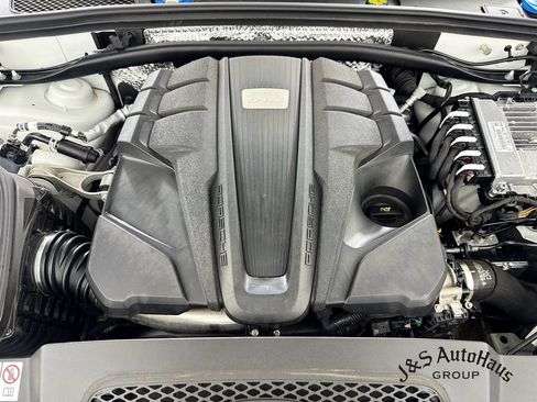 Used 2022 Porsche Macan S AWD/4WD image 38