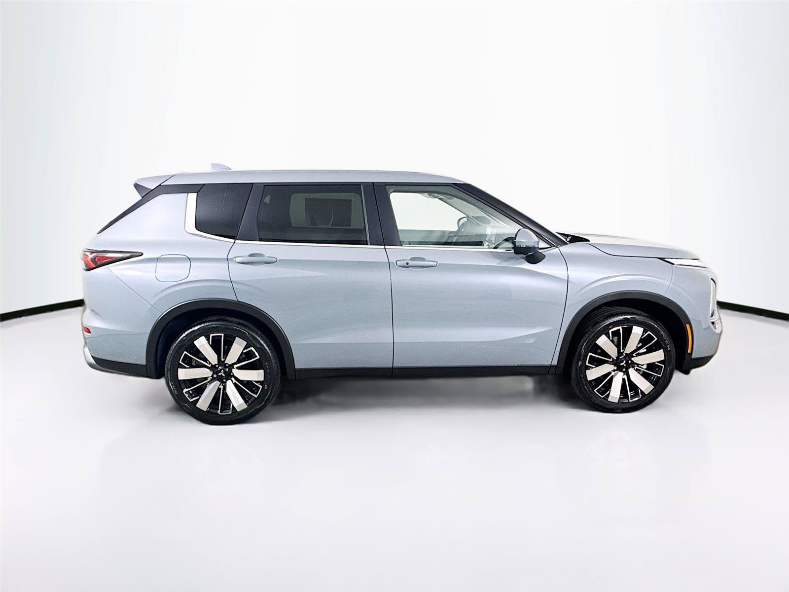 New 2026 Mitsubishi Outlander SE FWD image 33