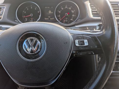 Used 2017 Volkswagen Passat 1.8T SE FWD image 12